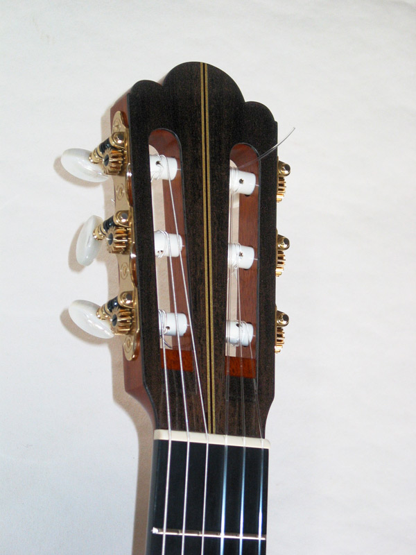 Guitar made by Simon Ambridge and purchased by Julian Bream. (Photo 1 of 4)