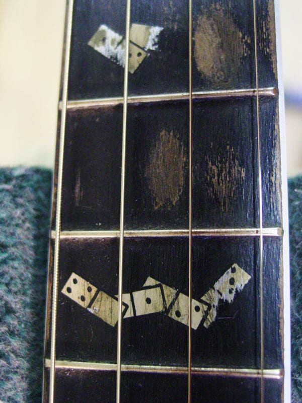 Cool decal fret markers.