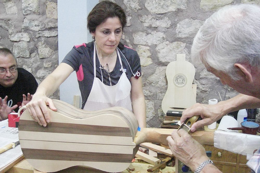 More photos of the vihuela making class. (image 1 of 3)