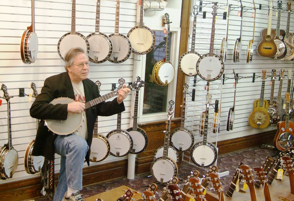 Stan with banjos.