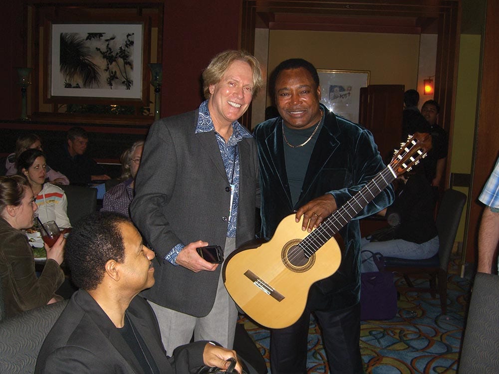 George Benson holding Fabio’s radical classical at the 2010 NAMM show.