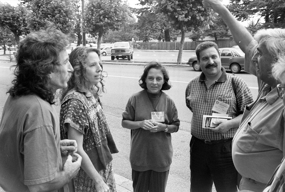 1995 GAL Convention: Maria del Carme and Josep Melo (center) talk with new friends Jose Romanillos and Marian Harris Winspear (right) and Gabor Schoffer and Anna Laura Robertson. (Image 1 of 2)
