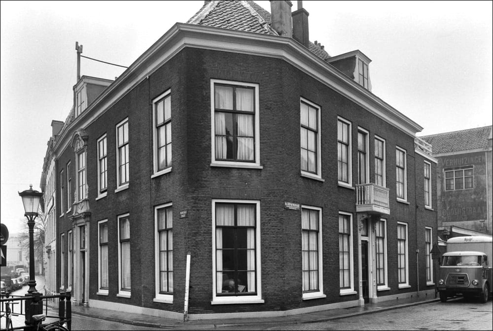 Willem Kroesbergen’s house in Utrecht, built in 1710. This photo shows Sebastian’s first room at this house, the downstairs corner. He moved there in August 1978. 