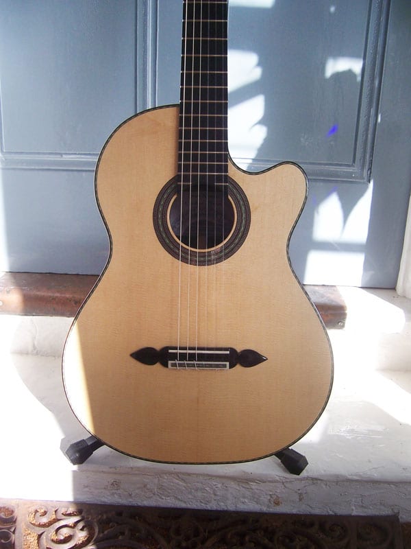 Cutaway classical in rosewood and spruce – good for jazz.