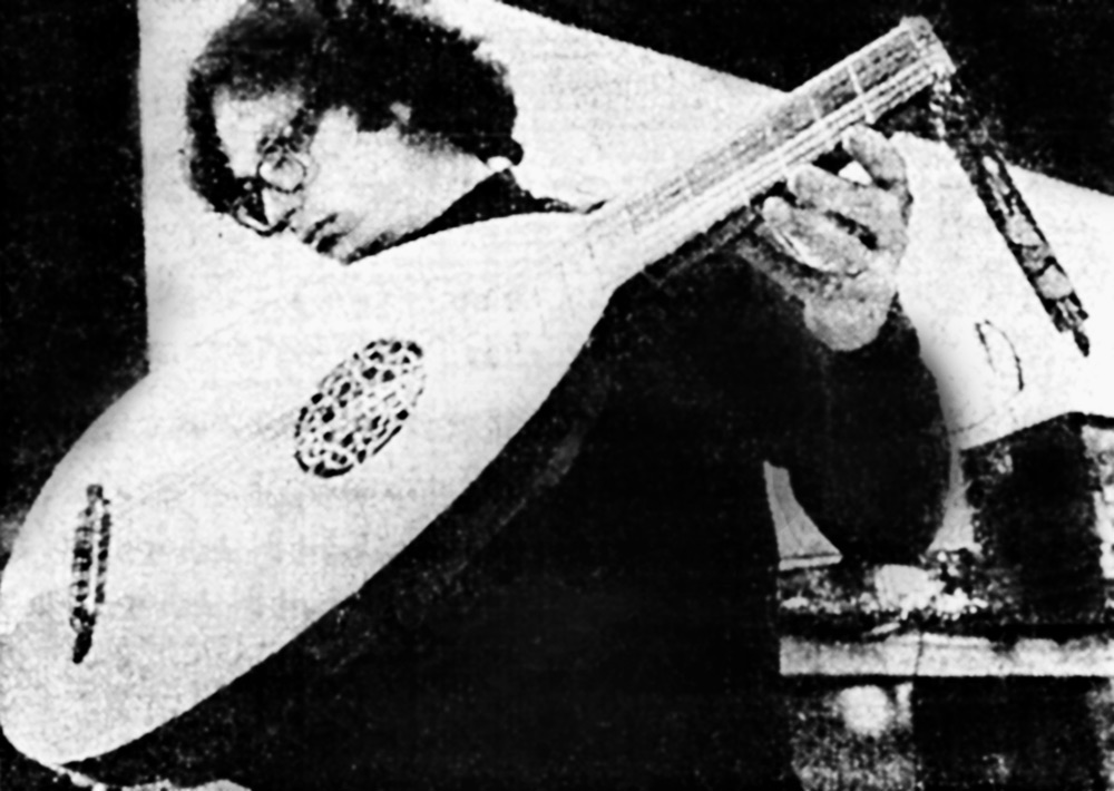This photo is from a January 8, 1972, Oregonian newspaper article about Paul Schuback and his shop. The caption reads, “ROMANTIC — Modern reproduction of small tenor lute, Renaissance instrument of 13 strings, has mellow, bell-like tone. Apprentice Bob Lundberg hopes to craft these amorous instruments. Staff photo by Wes Guderian.” Photo courtesy of Paul Schuback.
