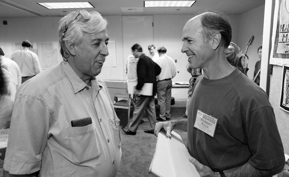 Bob with José Romanillos at the 1995 GAL Convention. Photo by Robert Desmond.